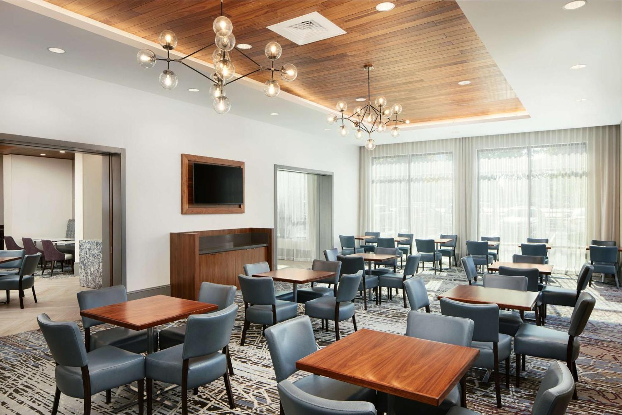 Embassy Suites By Hilton Atlanta Airport North Hapeville Exteriér fotografie